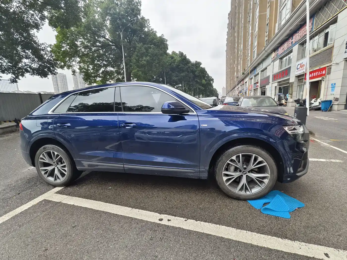Audi Q8 2022 55 TFSI Luxury Dynamic фото 8