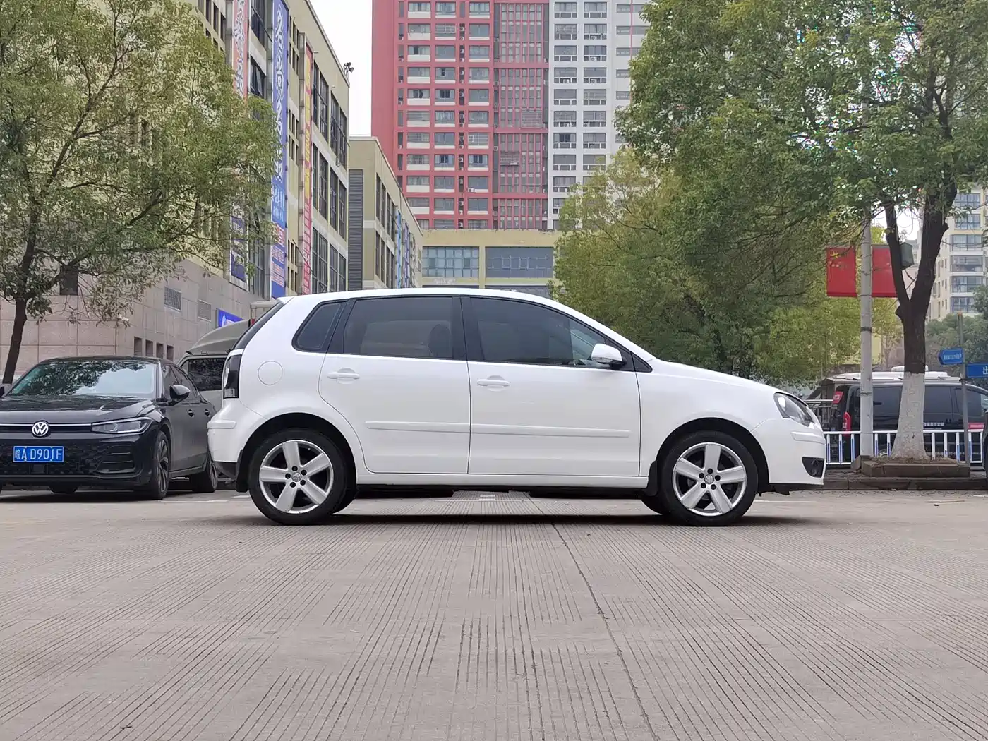 Volkswagen Polo 2009 Jingqing 1.6L Automatic Trend Edition фото 8