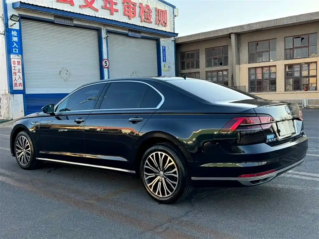 Volkswagen Phideon 2018 Facelift 380TSI FWD Business фото 4