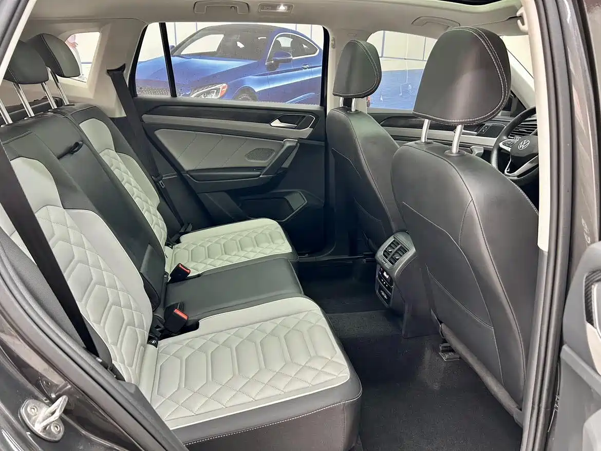 Volkswagen Tayron 2023 280TSI 2WD Luxury Plus Advanced Edition фото 12