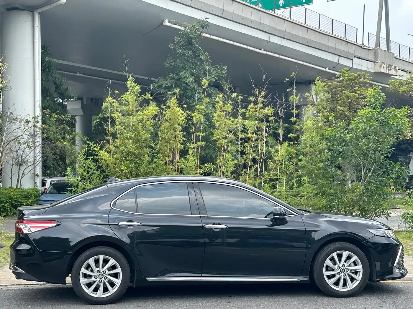 Toyota Camry 2023 2.0G Luxury Edition фото 13