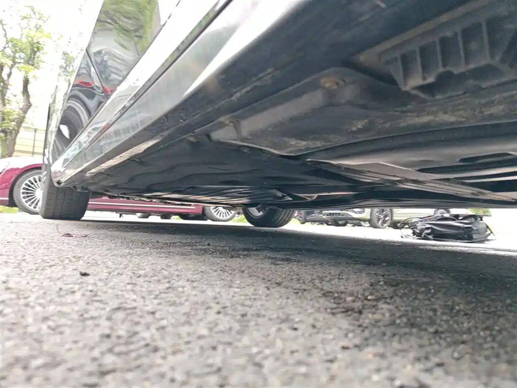 BMW 5 Series 2024 530Li Leading M Sport Package фото 6