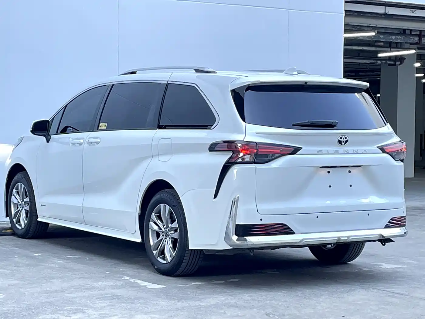 Toyota Sienna 2024 2.5L Hybrid Comfort Edition фото 37