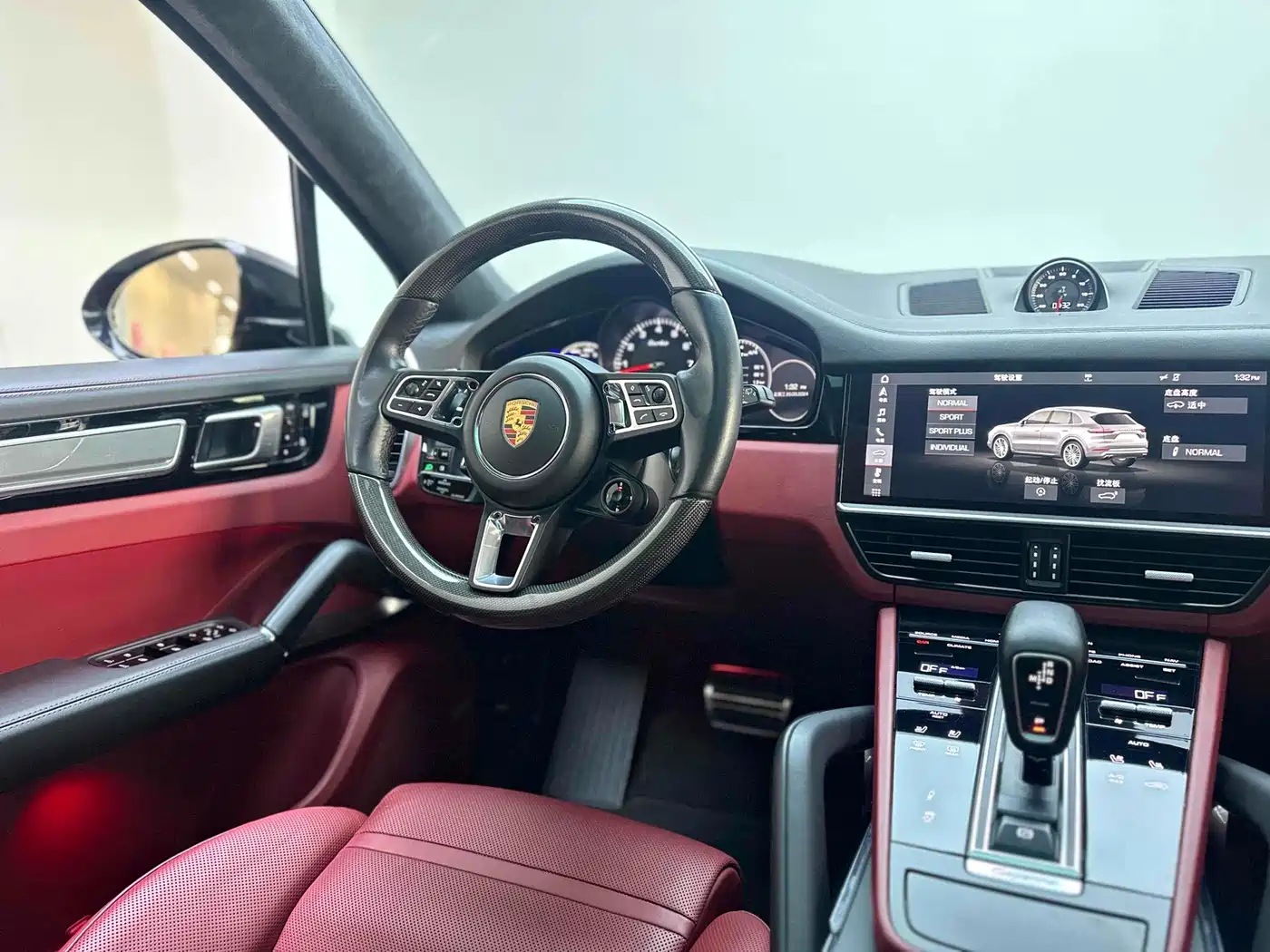 Porsche Cayenne 2018 Cayenne Turbo 4.0T фото 17