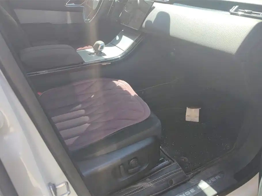 Land Rover Range Rover Velar 2024 S фото 8