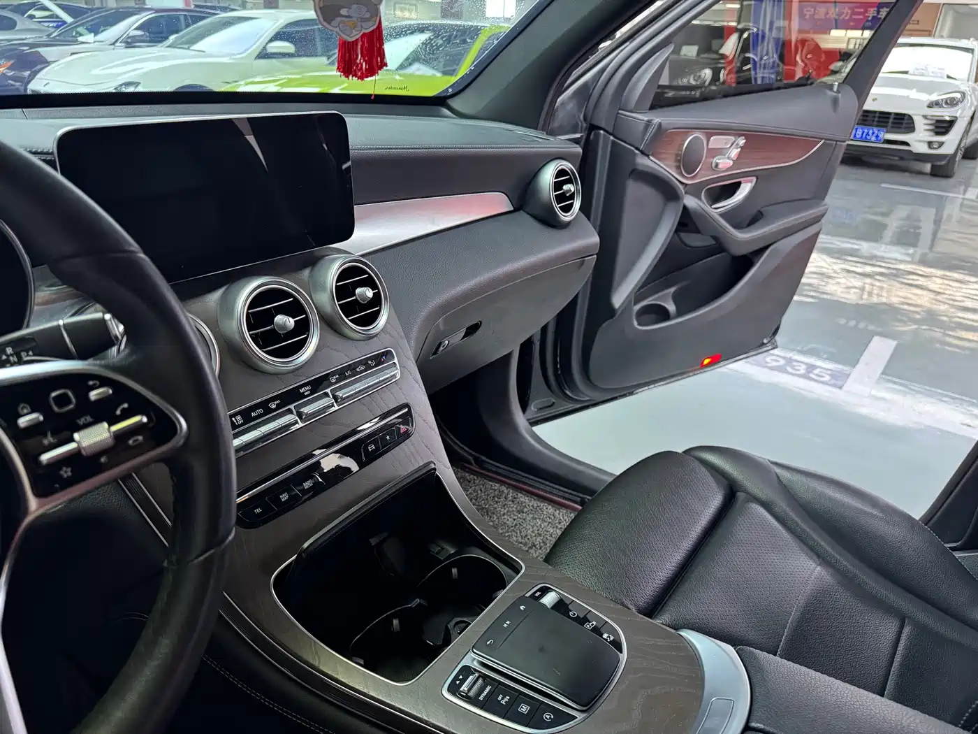 Mercedes-Benz GLC 2022 Model GLC 260 L 4MATIC Luxury Edition фото 6