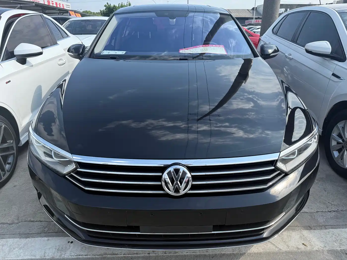 Volkswagen Magotan 2019 330TSI DSG Luxury Class China VI фото 2