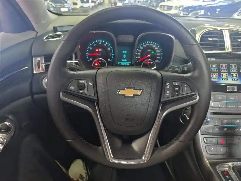 Chevrolet Malibu 2014 2.0L Automatic Luxury фото 11