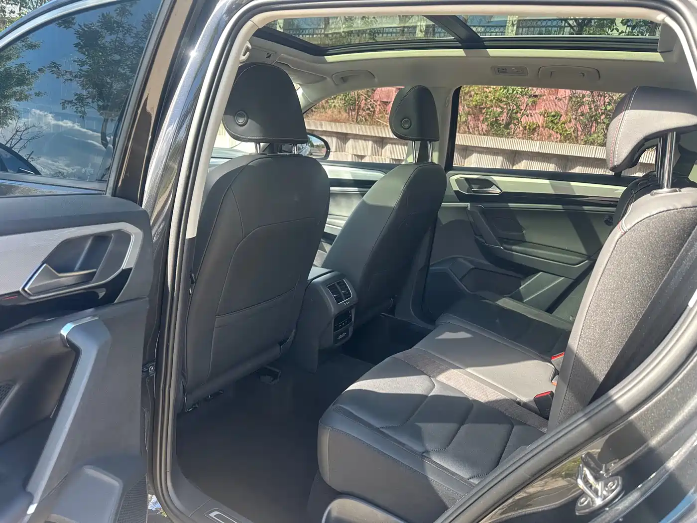 Volkswagen Tayron 2022 280TSI 2WD Luxury Smart Connect Edition фото 5