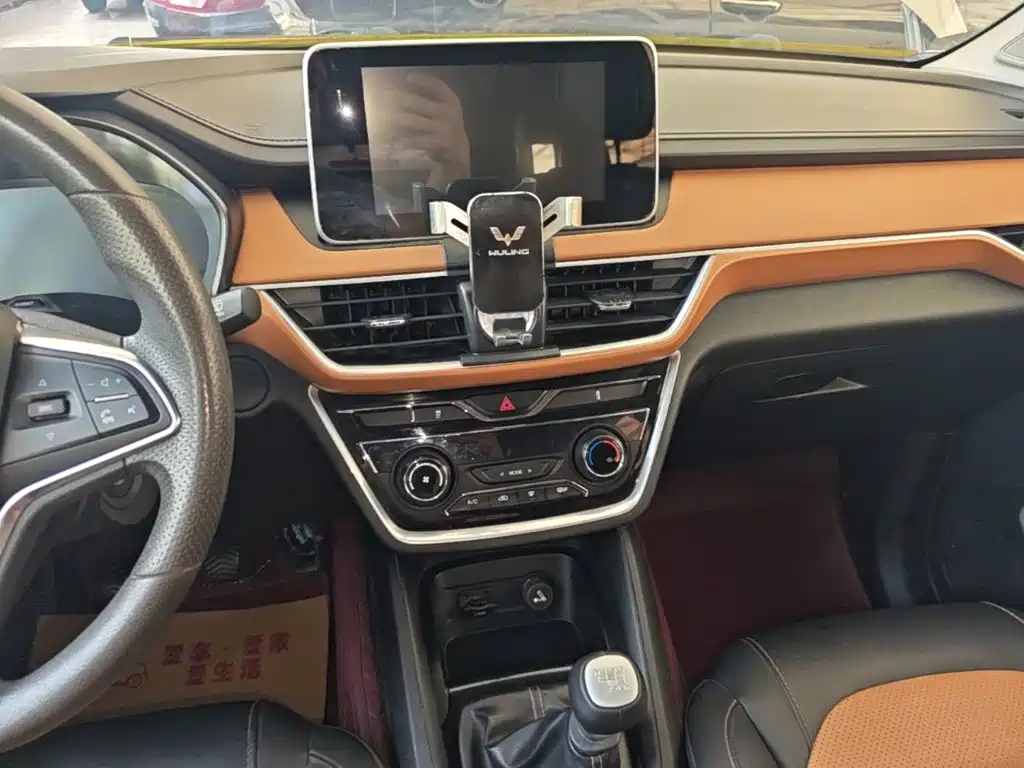 Wuling Motors Wuling Hongguang S3 2019 2019 1.5T Manual Luxury Model China VI