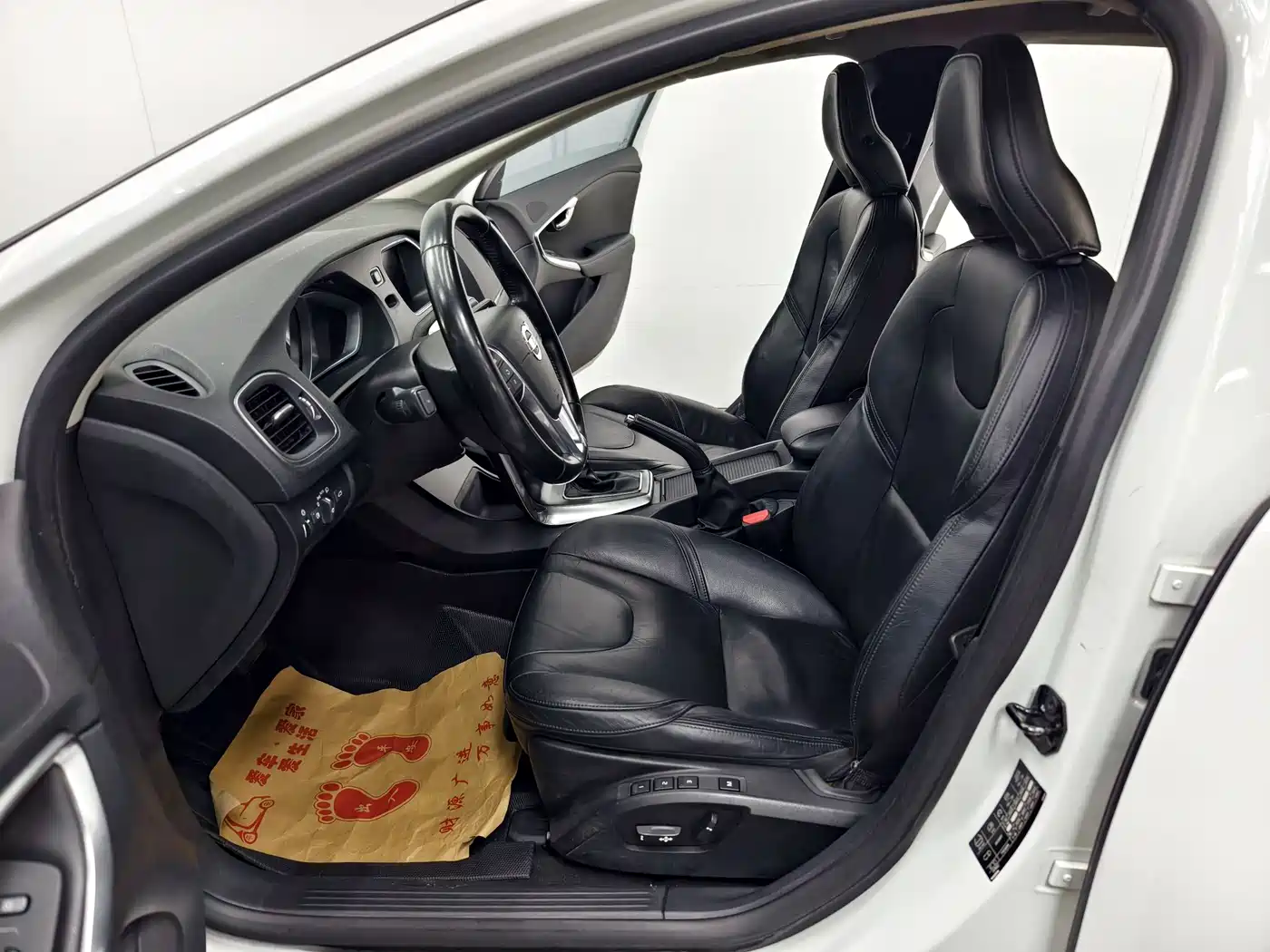 Volvo V40 2013 2.0T Elegance Edition фото 11