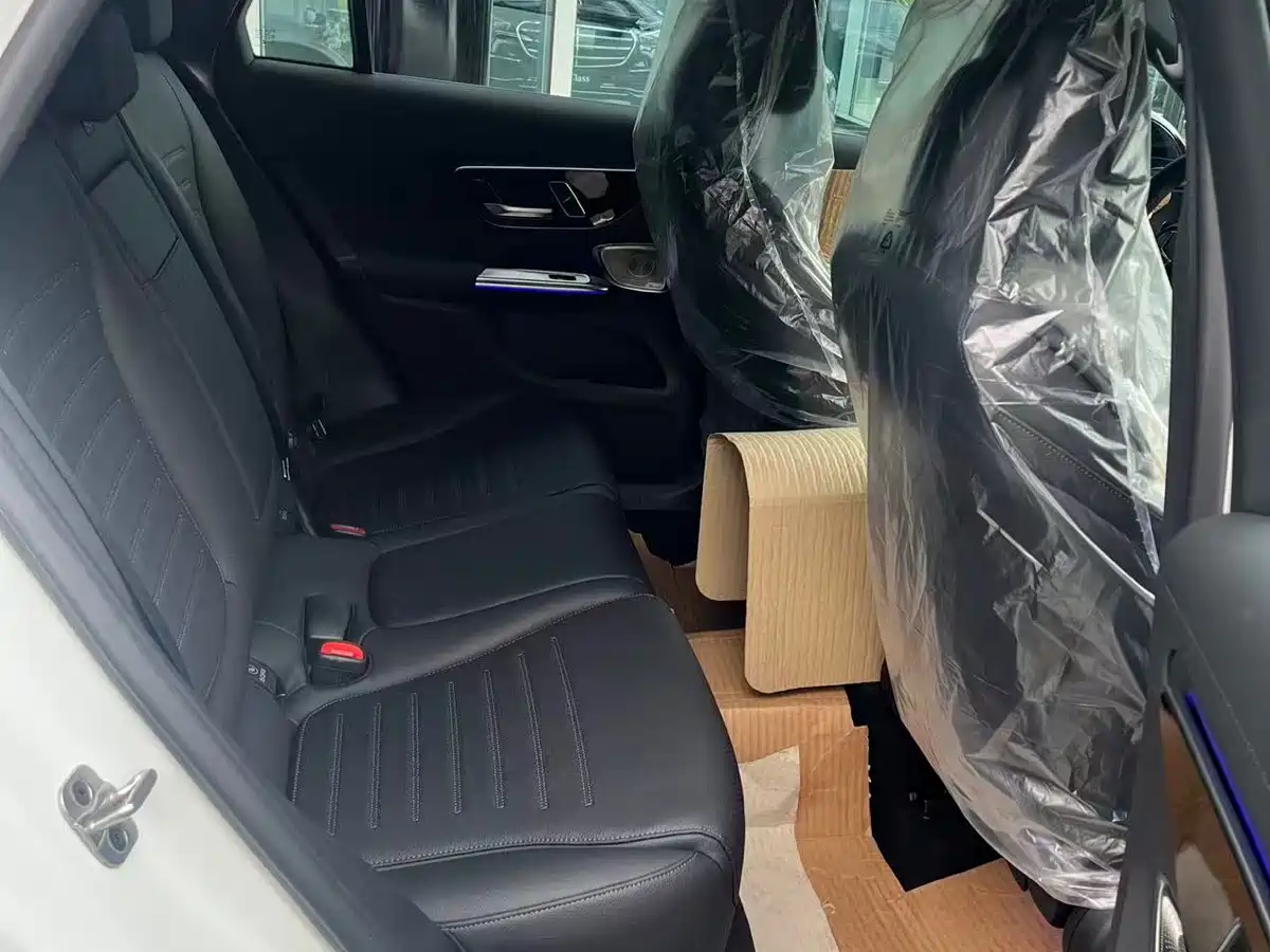 Mercedes-Benz GLC Coupe 2026 GLC 300 4MATIC Coupe SUV фото 6