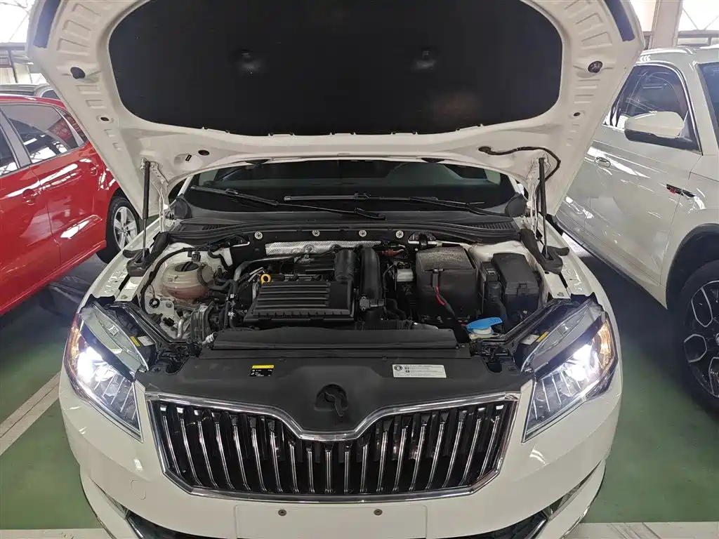 Škoda Superb 2016 TSI280 DSG Pioneer Edition фото 20