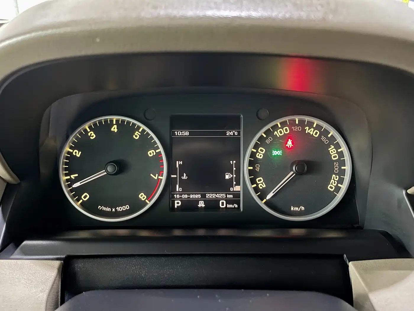 Land Rover Discovery 2012 5.0 V8 HSE фото 13