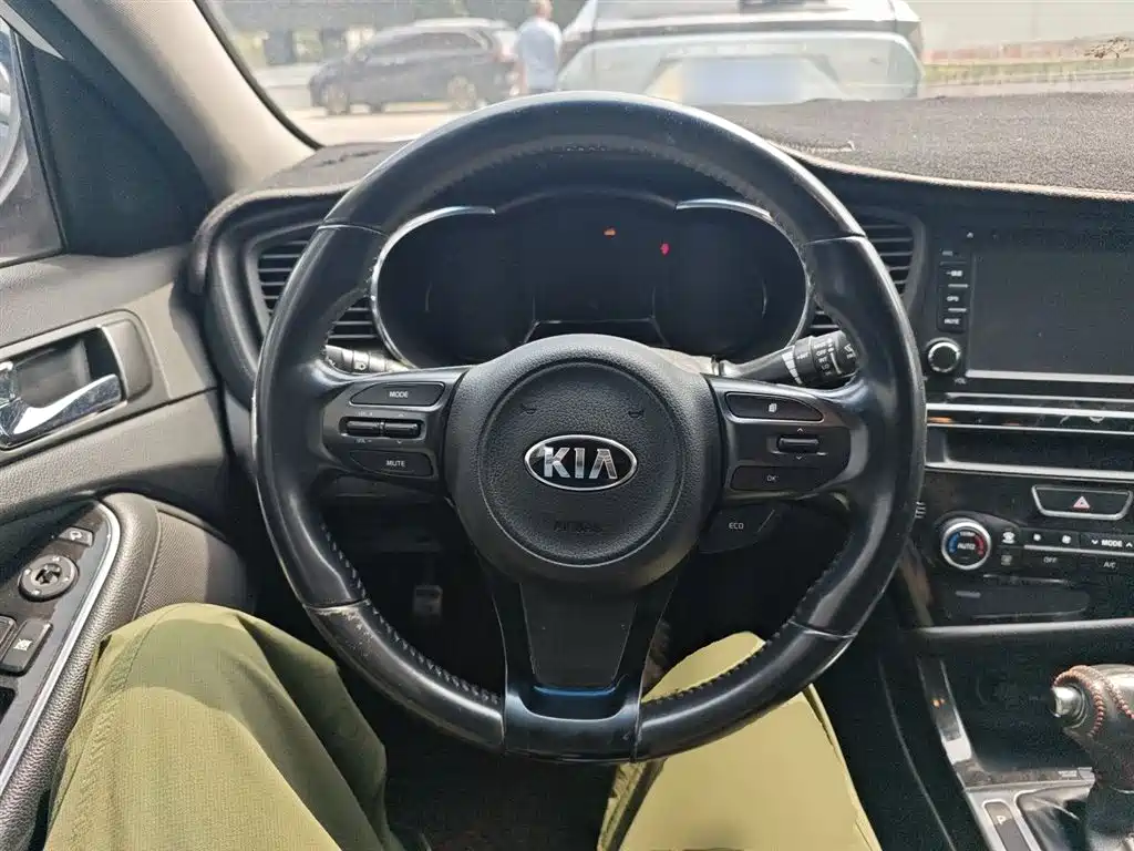 Kia K5 2014 2.0L Automatic LUXURY фото 6