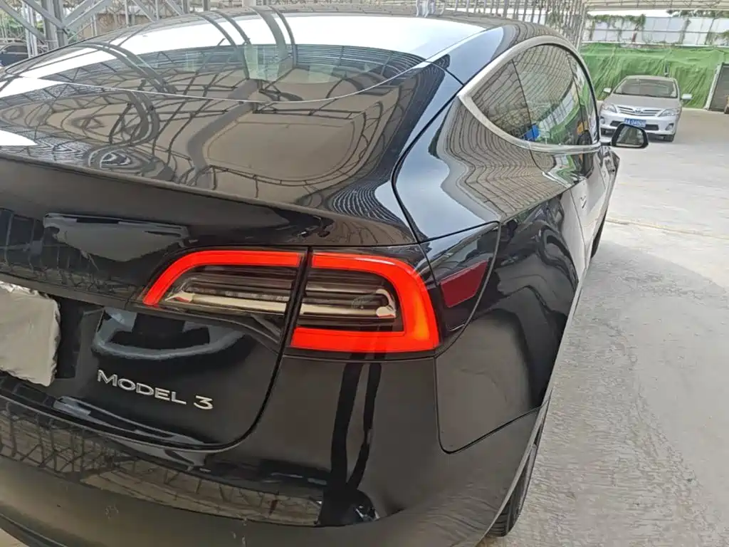 Фото 8 - Tesla Model 3