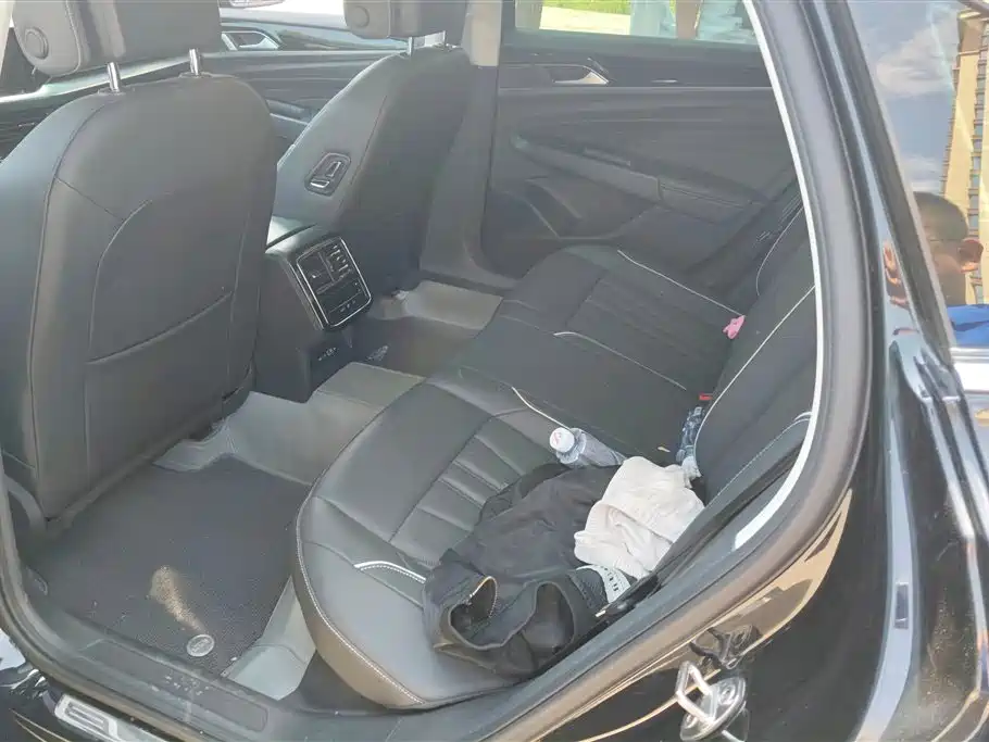 Volkswagen Passat 2024 330TSI Elite Edition фото 11