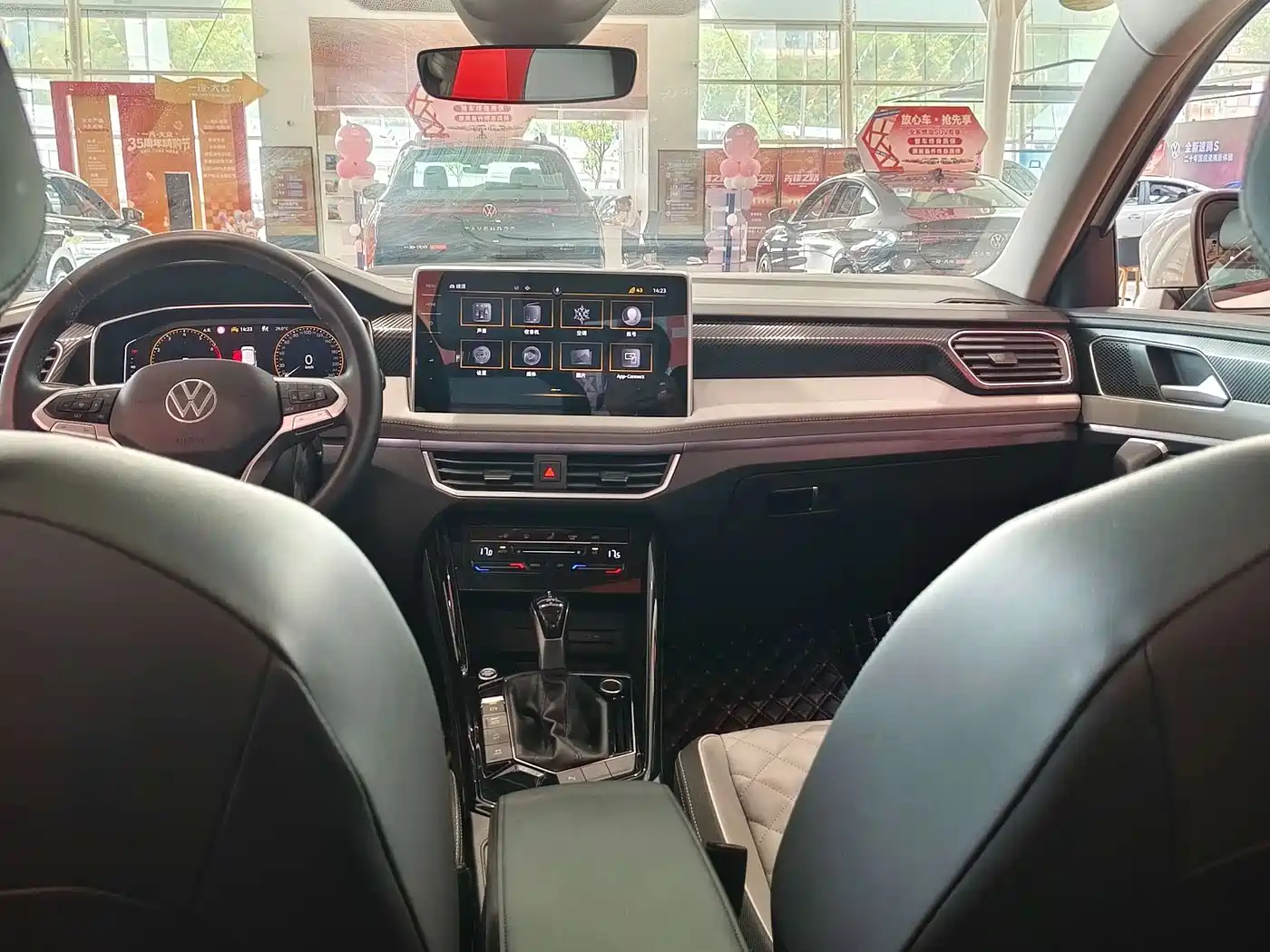 Volkswagen Tayron 2023 330TSI 2WD Luxury Plus Advanced Edition фото 6