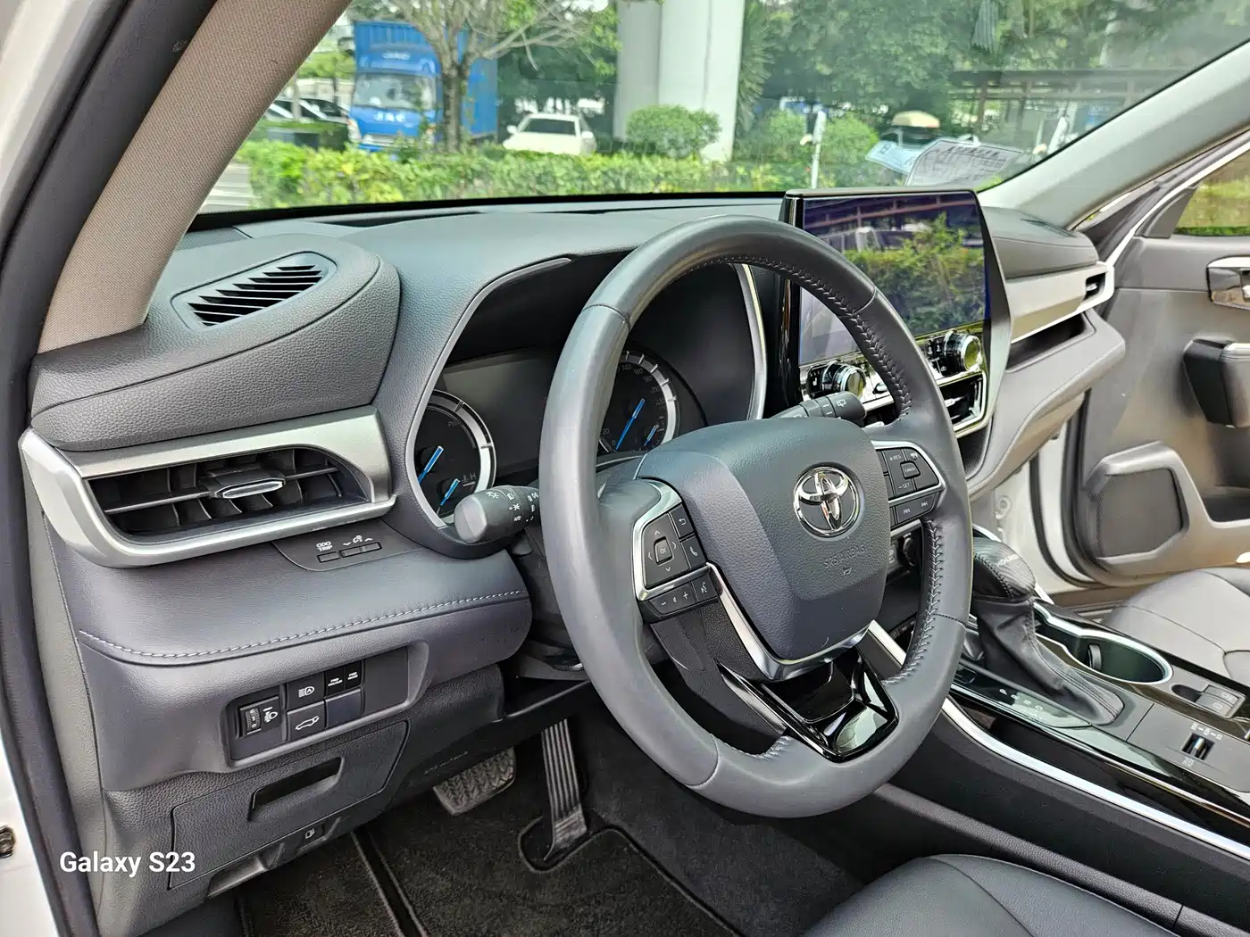Toyota Highlander 2022 Dual Engine 2.5L 2WD Premium 7-Seater фото 8