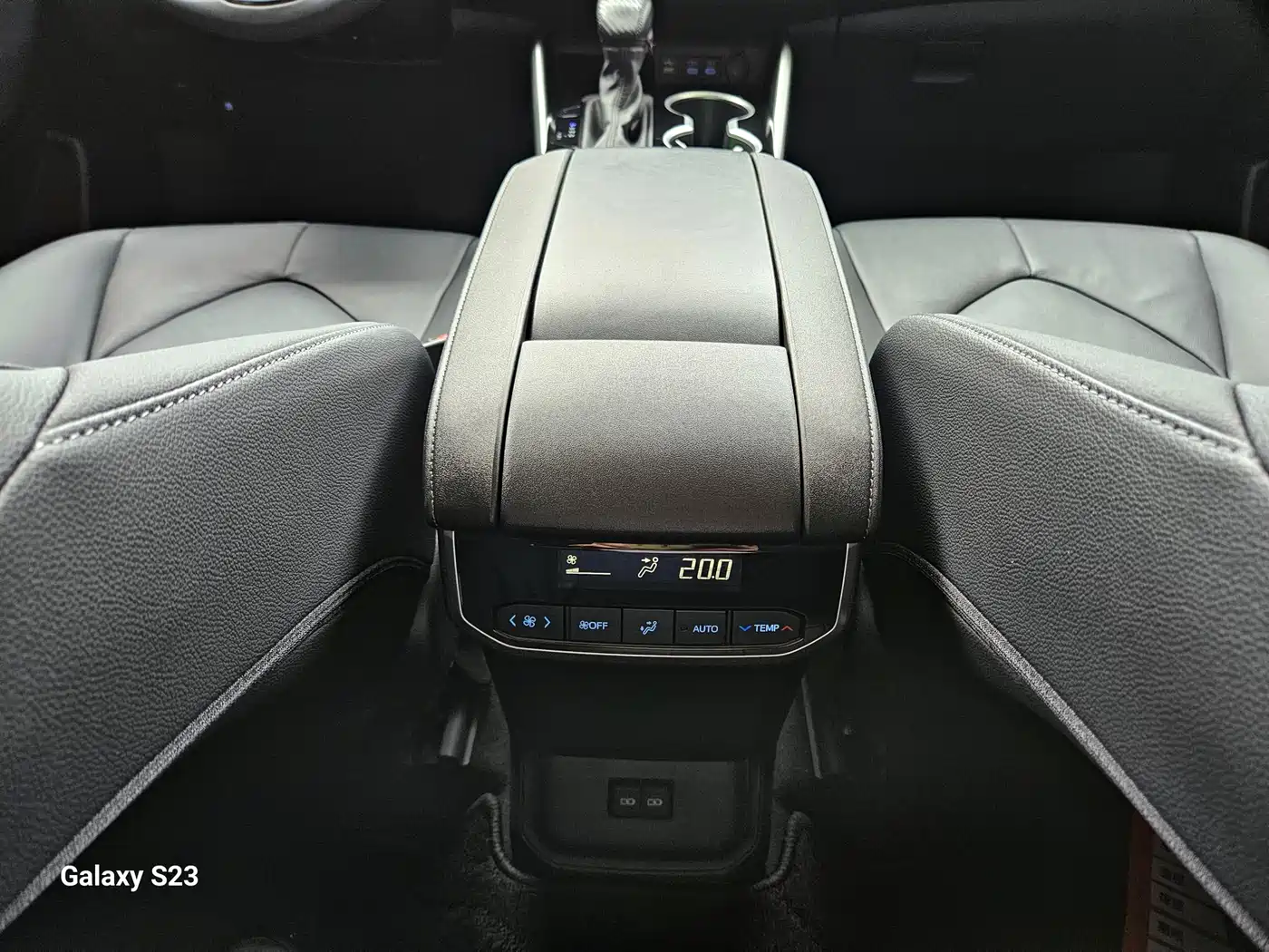 Toyota Highlander 2022 Dual Engine 2.5L 2WD Premium 7-Seater фото 14