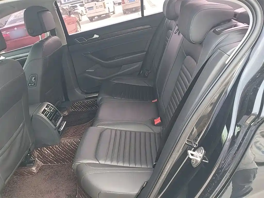 Volkswagen Magotan 2019 330TSI DSG Luxury China V фото 17