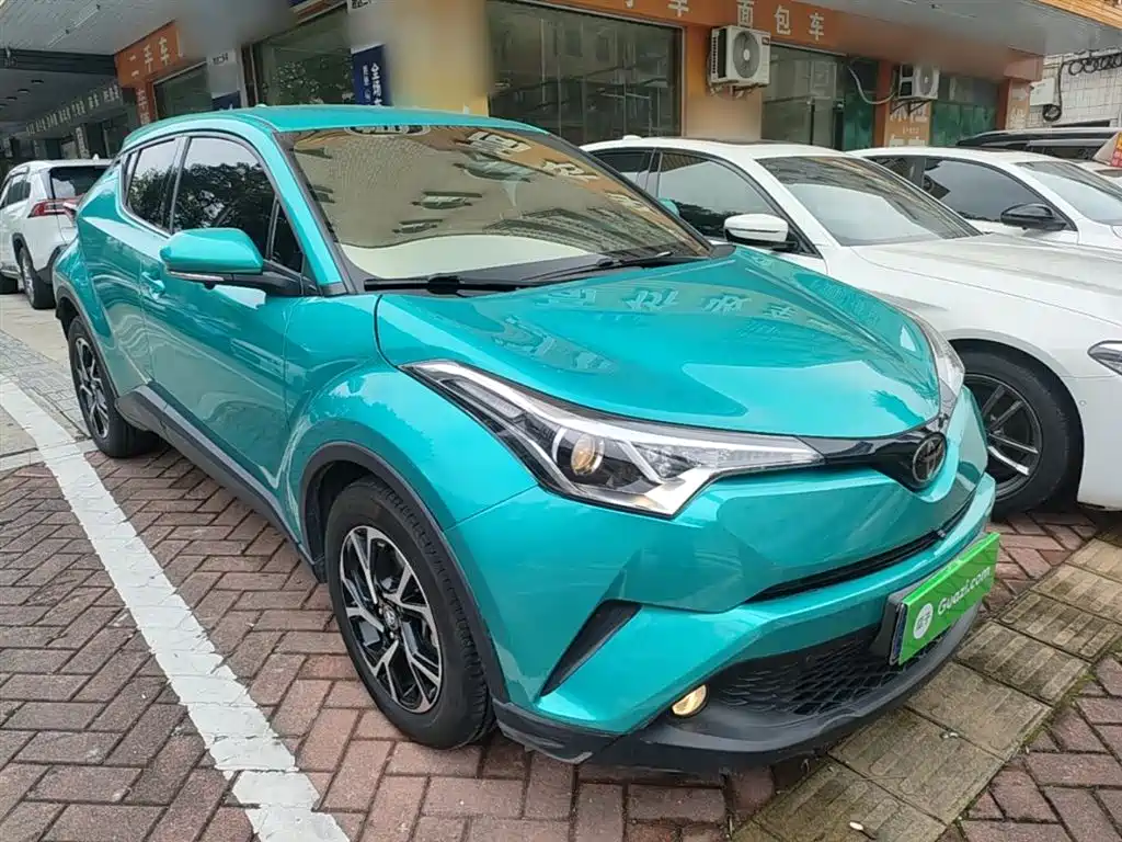 Toyota C-HR 2018 2.0L Leading Edition China VI фото 4