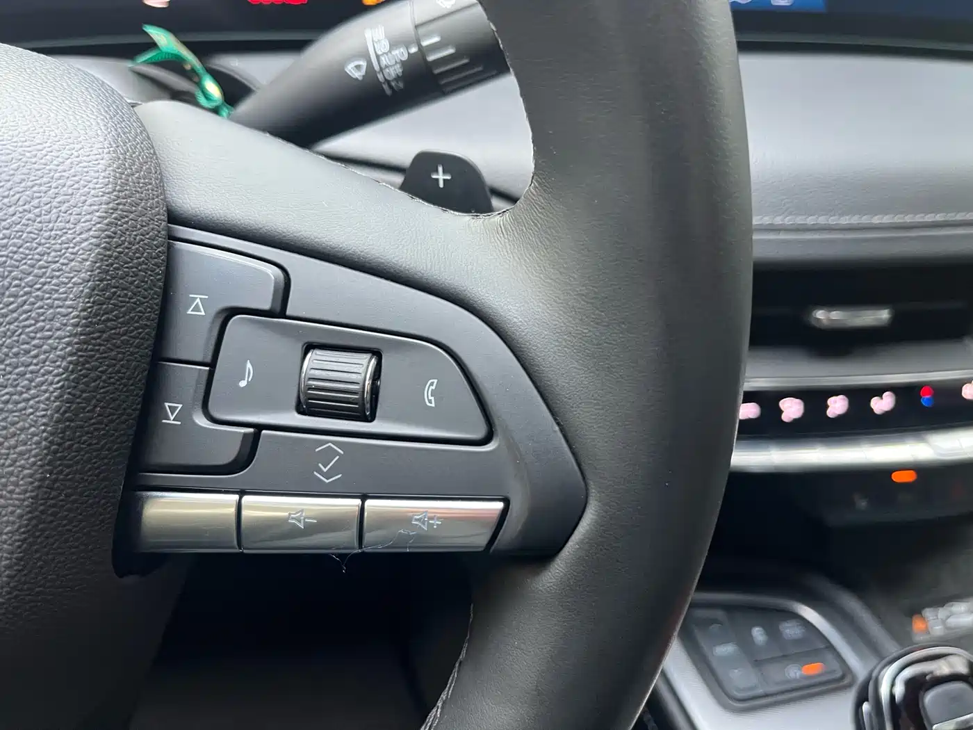 Cadillac CT5 2024 28T Luxury Model Pro фото 56