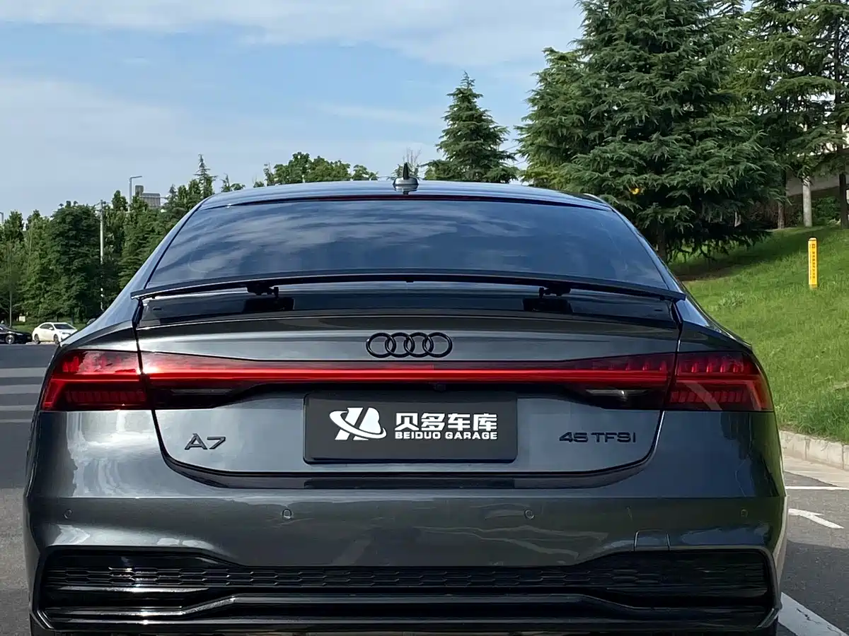 Audi A7 2023 Model 45 TFSI Premium Selection Edition фото 6