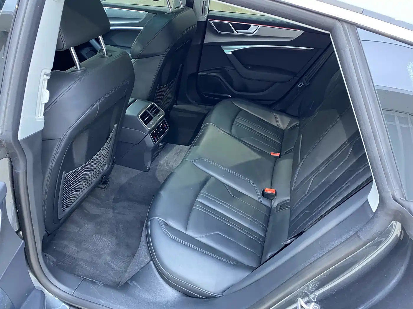 Audi A7 2023 Model 45 TFSI Premium Selection Edition фото 10