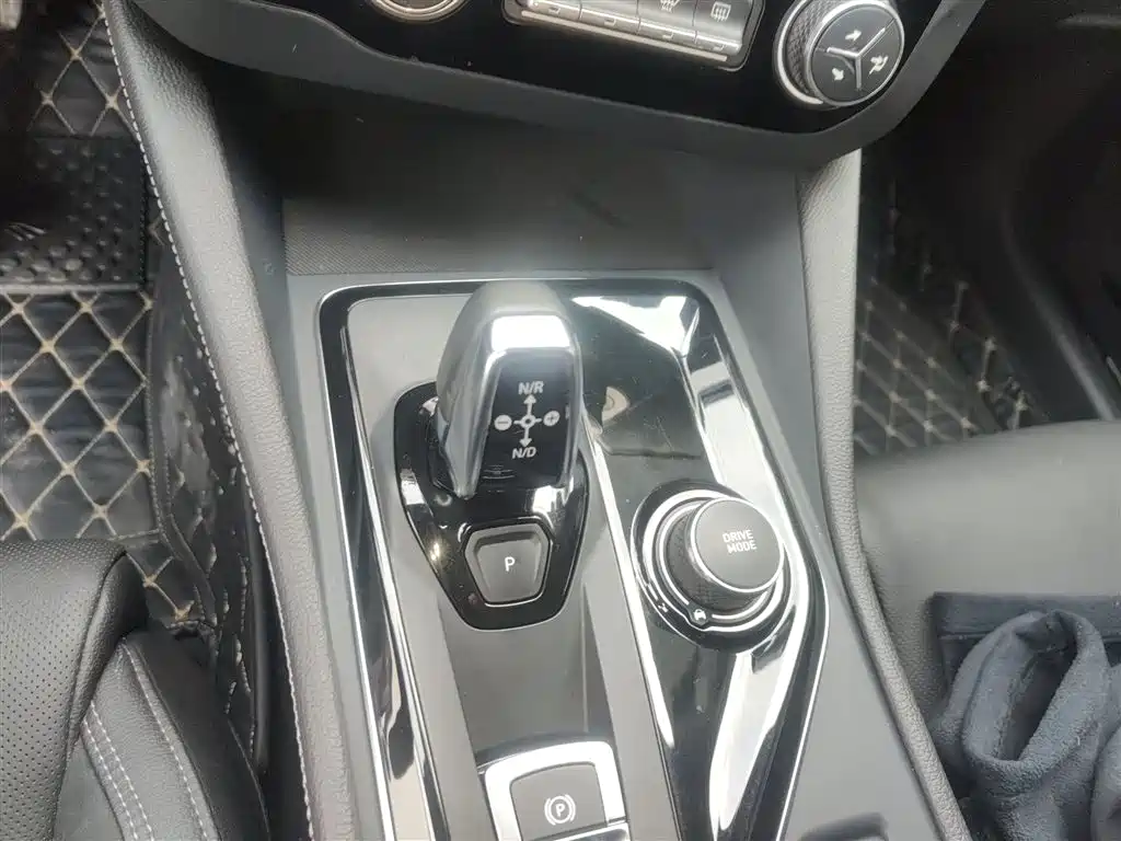 Lynk & Co 03 2021 2.0TD Auto Jin Champion Edition фото 10