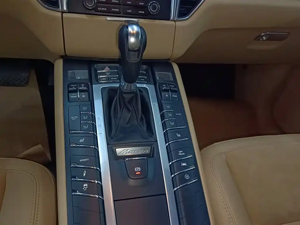 Porsche Macan 2017 Macan 2.0T фото 10