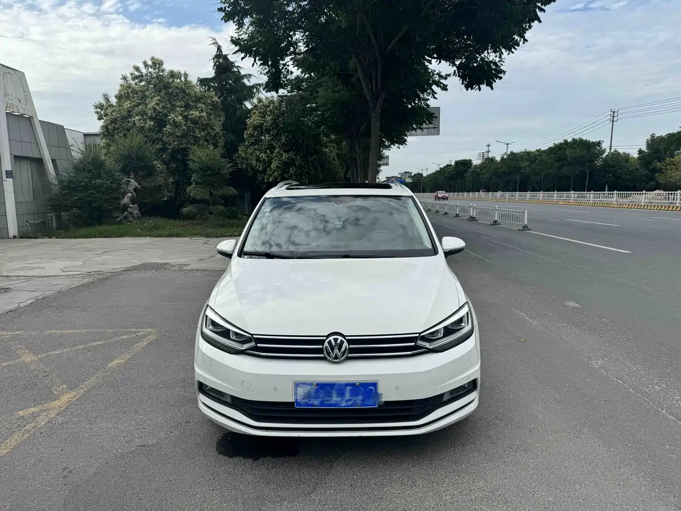 Volkswagen Touran 2016 Touran L 280TSI DSG Elegance фото 8