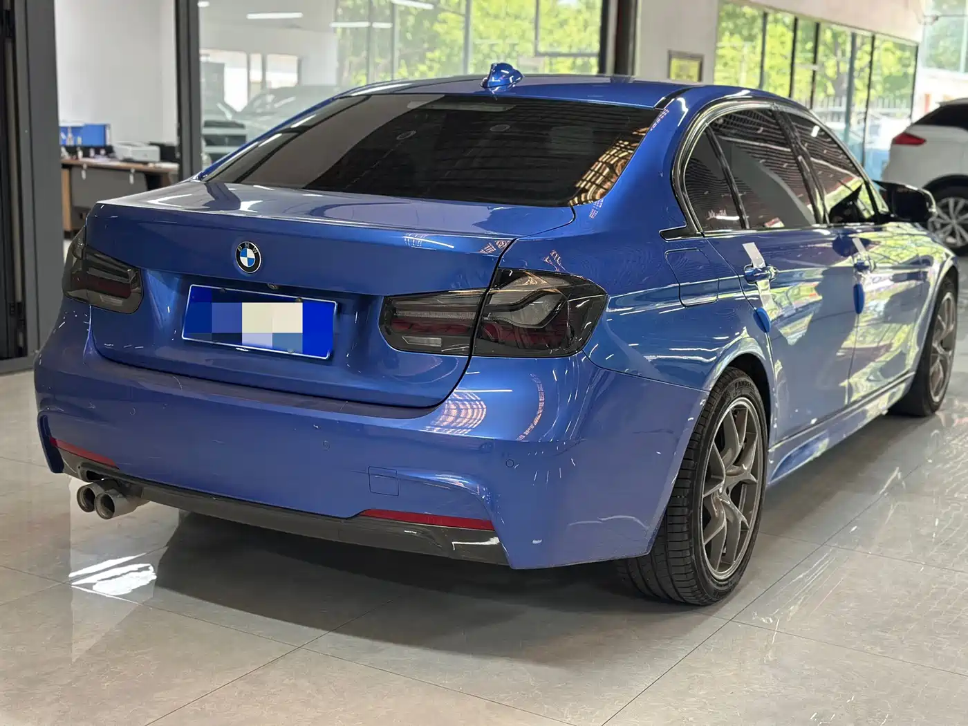 BMW 3 Series 2018 320Li Leading M Sport Package фото 4