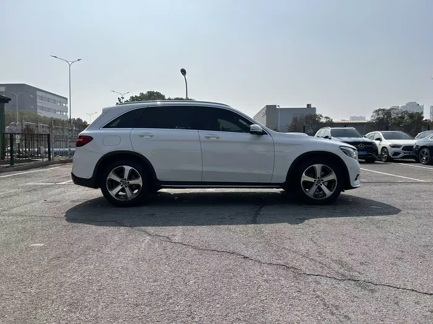 Mercedes-Benz GLC 2017 GLC 260 4MATIC Luxury фото 4