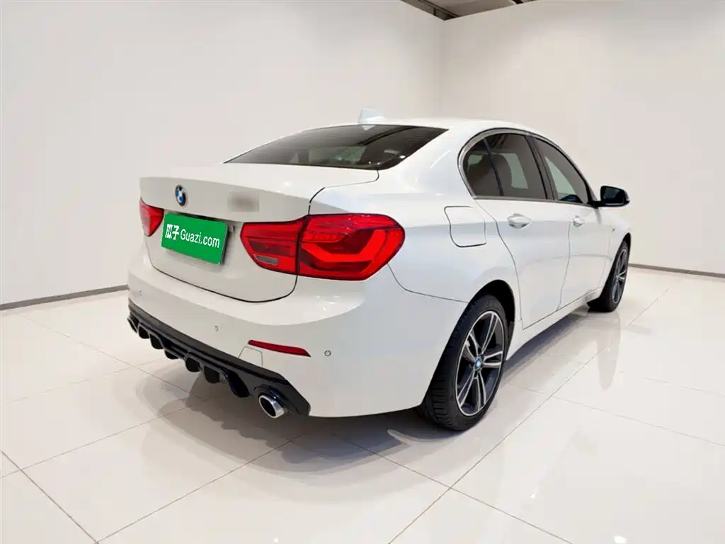 BMW 1 Series 2018 Facelift 118i Sport фото 6