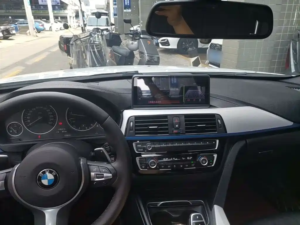 BMW 3 Series 2018 320i M Sport Package фото 10