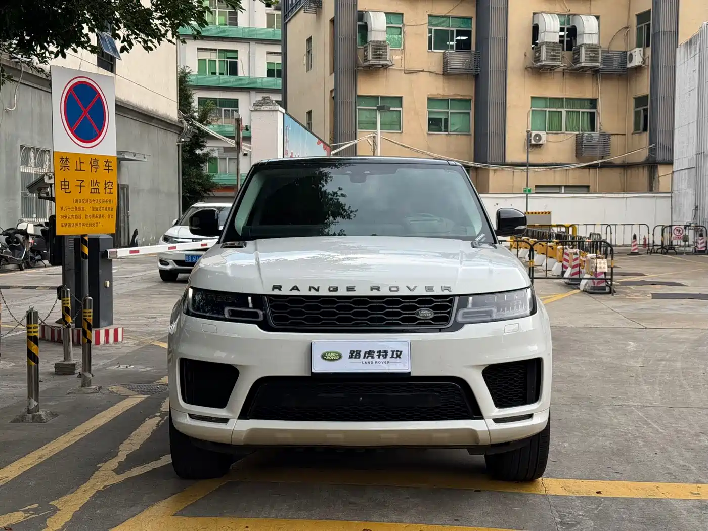 Land Rover Range Rover Sport 2020 3.0 L6 HSE DYNAMIC фото 2