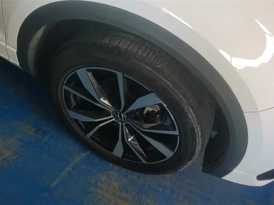 Volkswagen T-ROC 2024 300TSI DSG 2WD Morning Light Edition фото 6