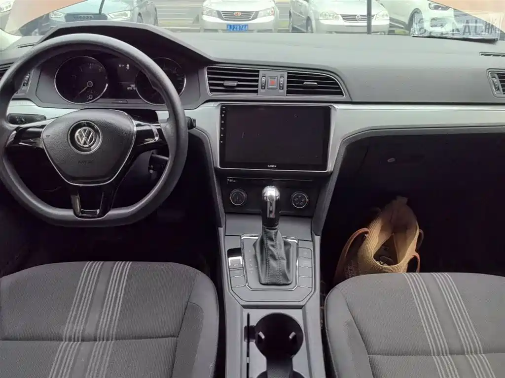 Volkswagen Lamando 2018 230TSI DSG Trend Edition фото 6
