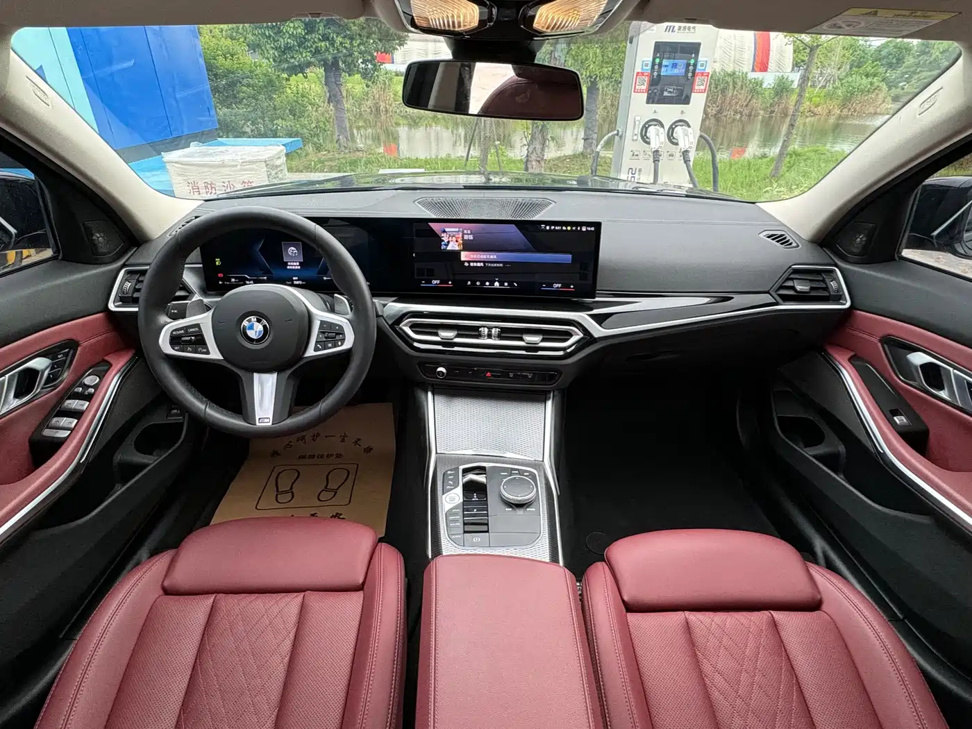 BMW 3 Series 2024 325i M Sport Shadowline Package фото 5