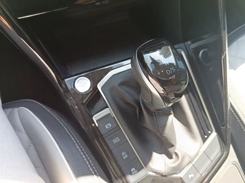 Volkswagen Tayron 2024 330TSI 2WD Luxury Plus Advanced фото 7