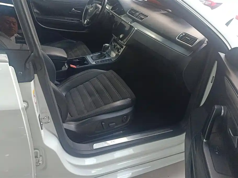 Volkswagen FAW-Volkswagen CC 2015 2.0TSI Luxury фото 8
