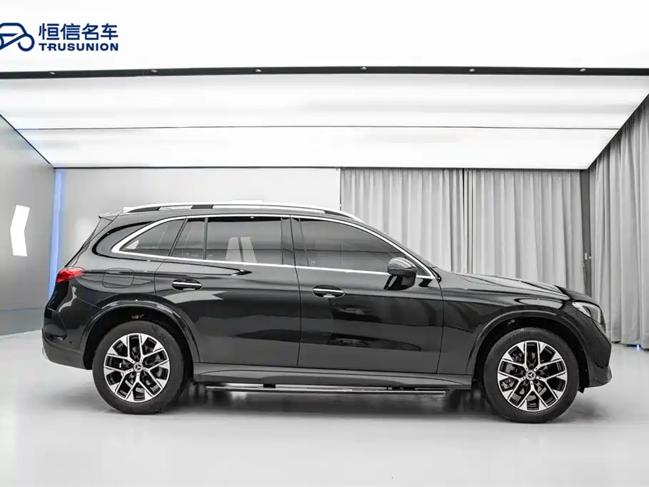 Mercedes-Benz GLC 2023 GLC 260 L 4MATIC Luxury 5-Seater фото 4