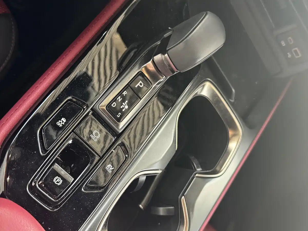 Lexus NX 2024 350h FWD Joy Creation Edition фото 14