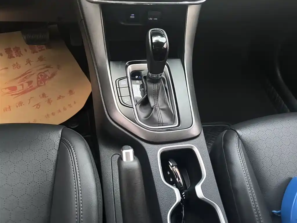 Hyundai Beijing Hyundai ix35 2018 2.0L Automatic 2WD Zhiyong·Enjoyment Edition фото 14