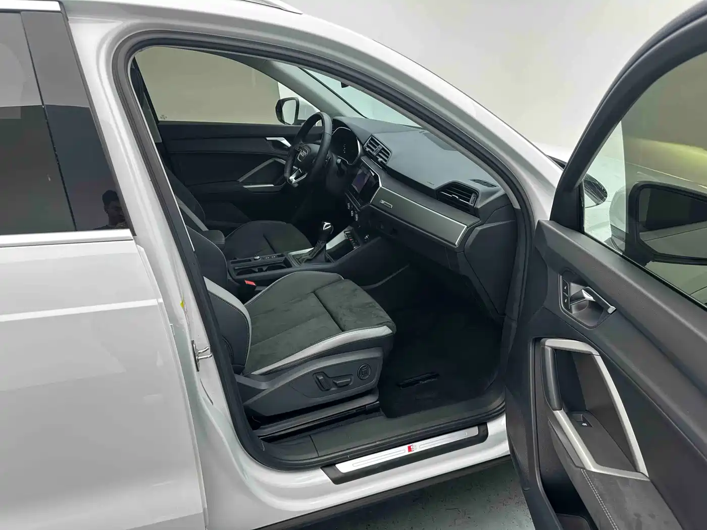 Audi Q3 2022 35 TFSI Fashion Dynamic фото 7