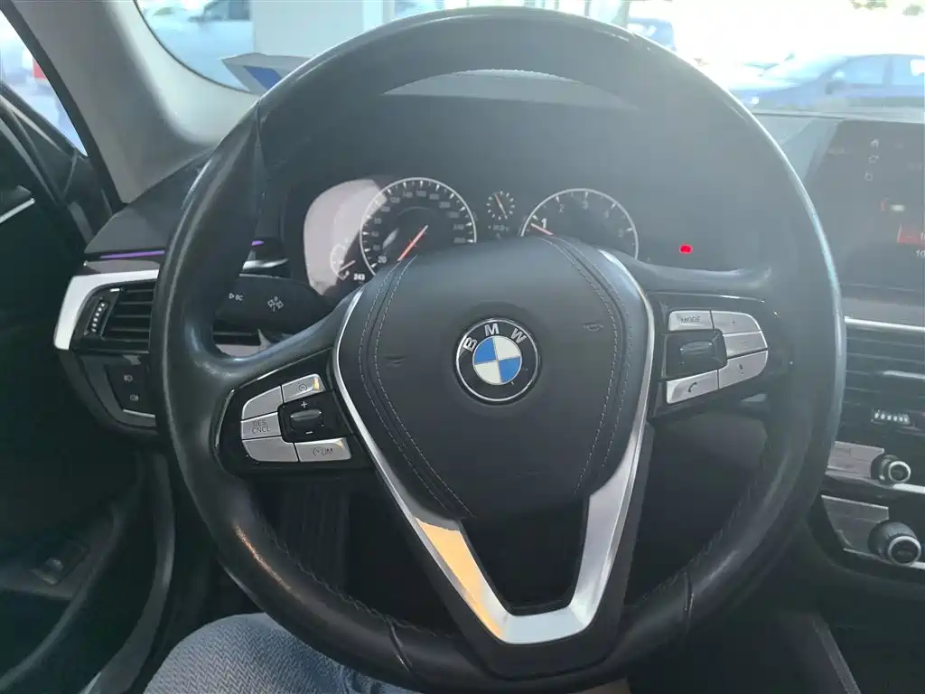 BMW 5 Series 2019 525Li Luxury Package фото 16