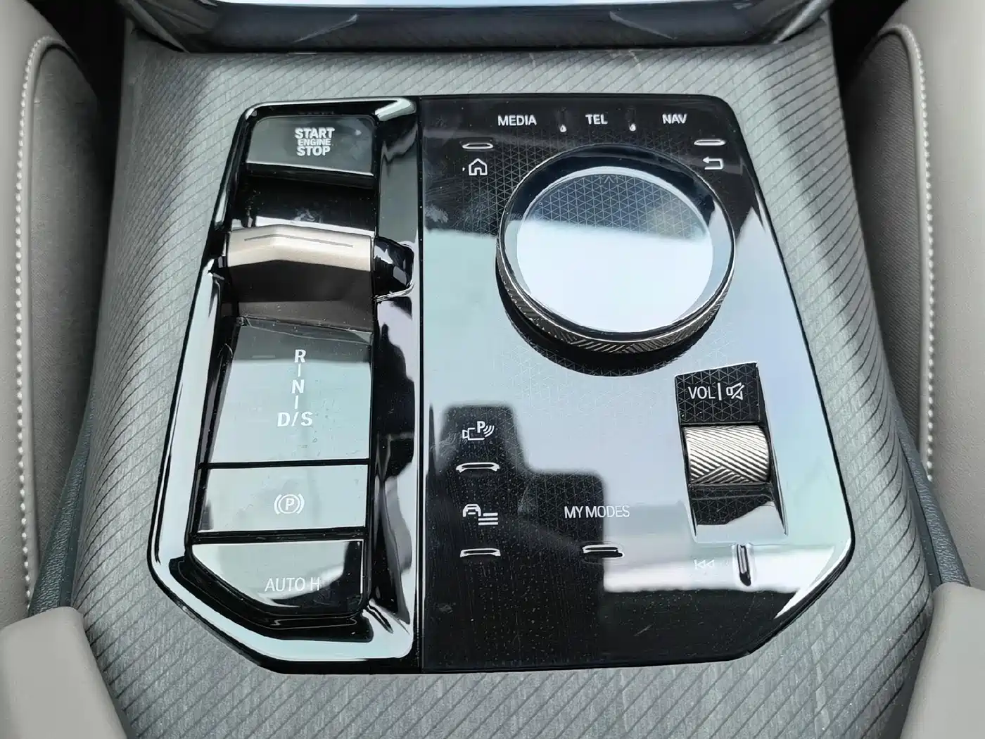 BMW X3 2025 Facelift xDrive25L Luxury Package фото 6