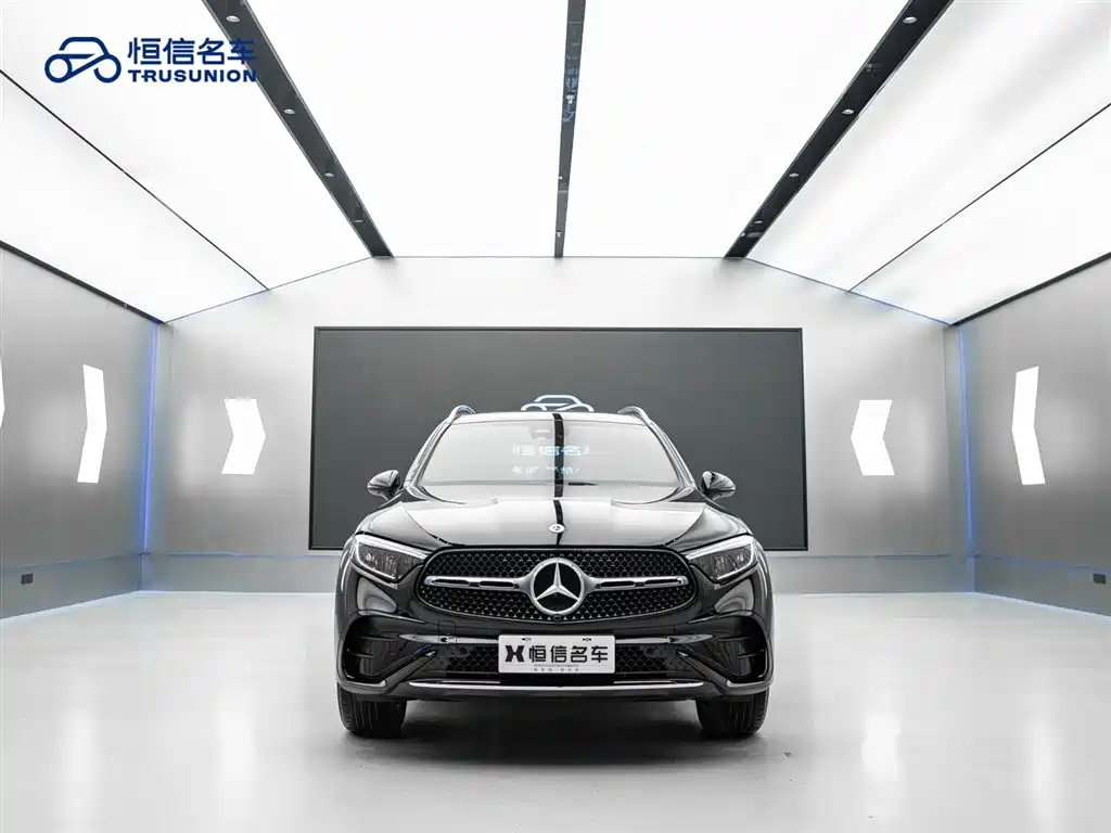 Mercedes-Benz GLC 2023 GLC 260 L 4MATIC Luxury 5-Seater фото 2