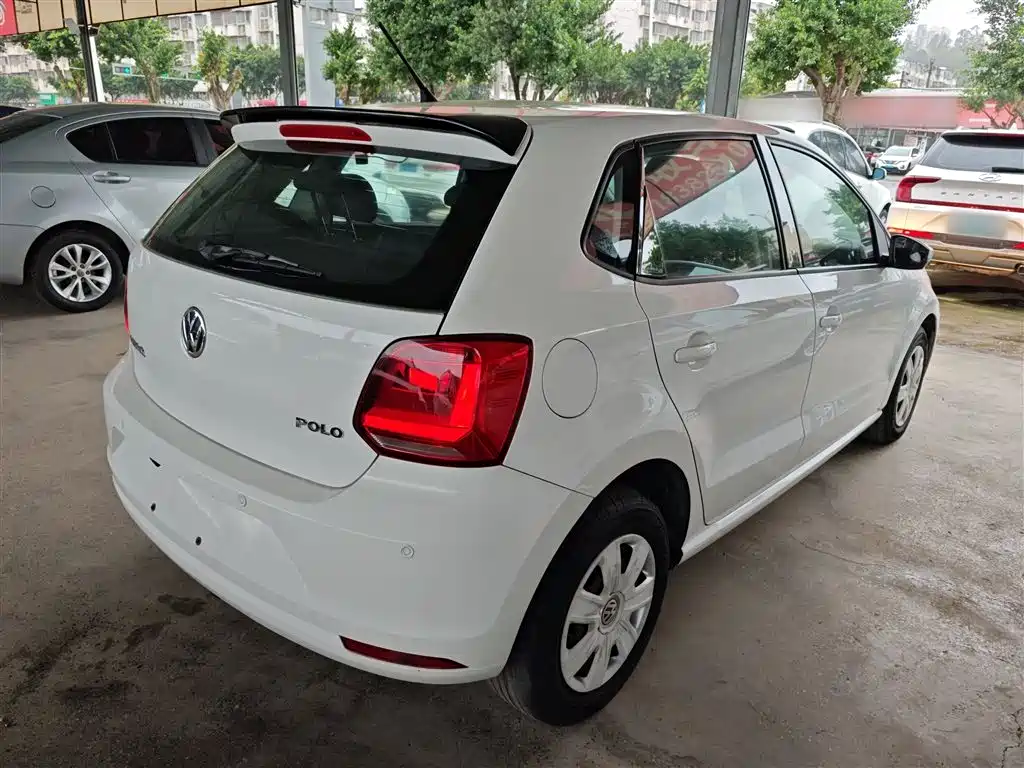 Volkswagen Polo 2016 1.4L Manual Trend фото 7